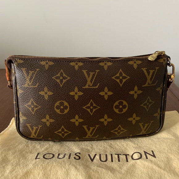 SOLD Louis Vuitton Pochette Accessoires - Picture 1 of 8